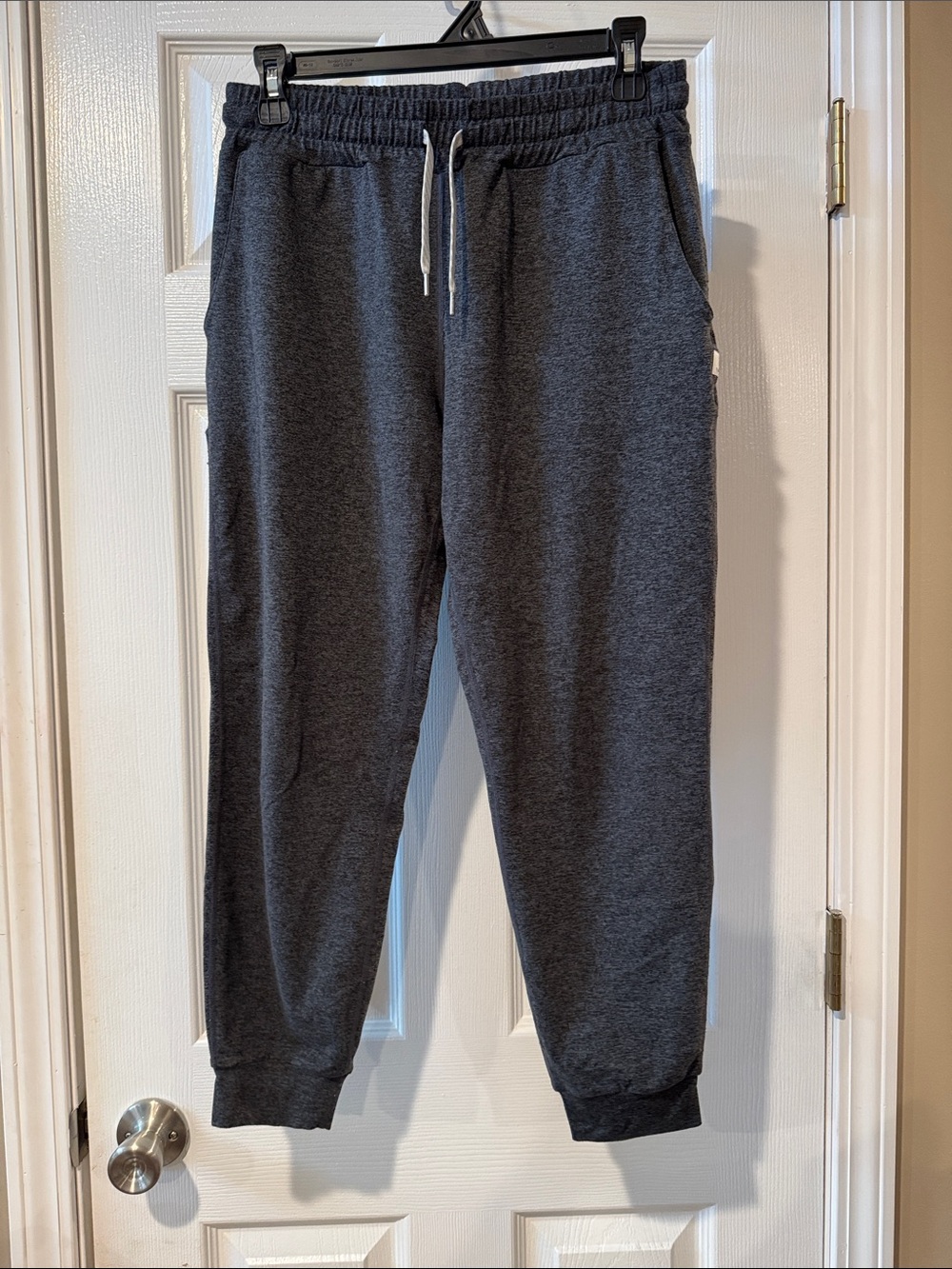 Vuori women’s joggers size small